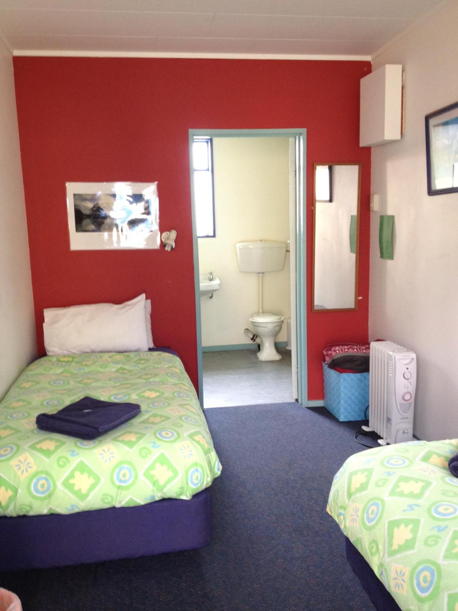 Sequoia Lodge Backpackers Picton Esterno foto