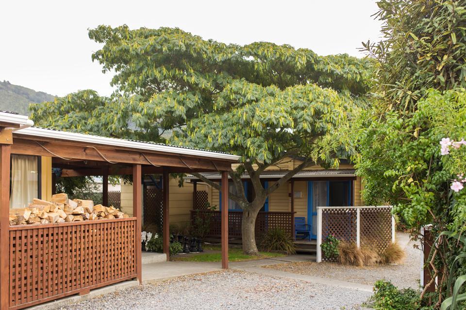 Sequoia Lodge Backpackers Picton Esterno foto