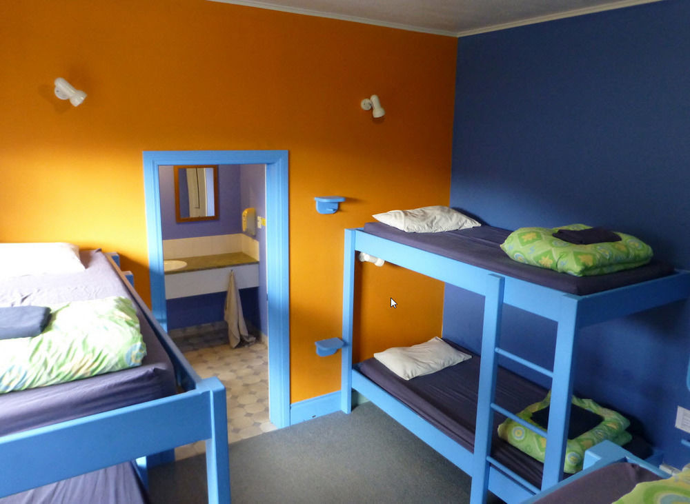 Sequoia Lodge Backpackers Picton Esterno foto