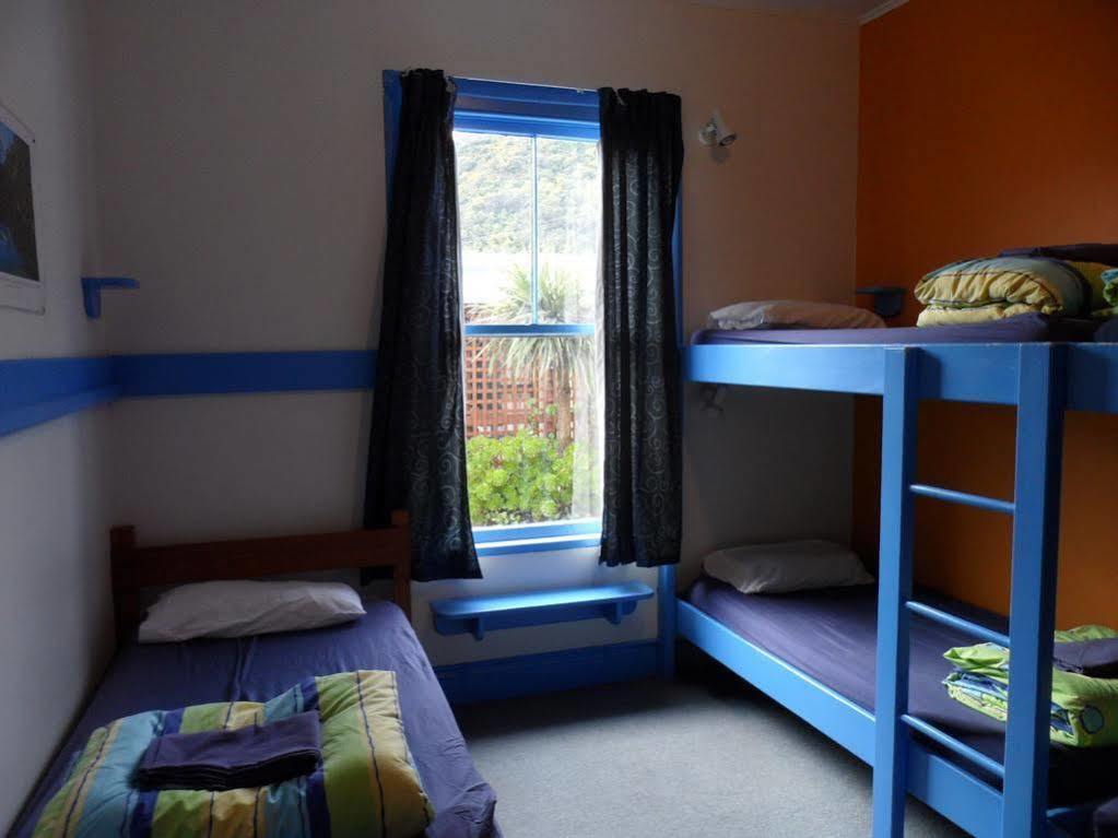 Sequoia Lodge Backpackers Picton Esterno foto