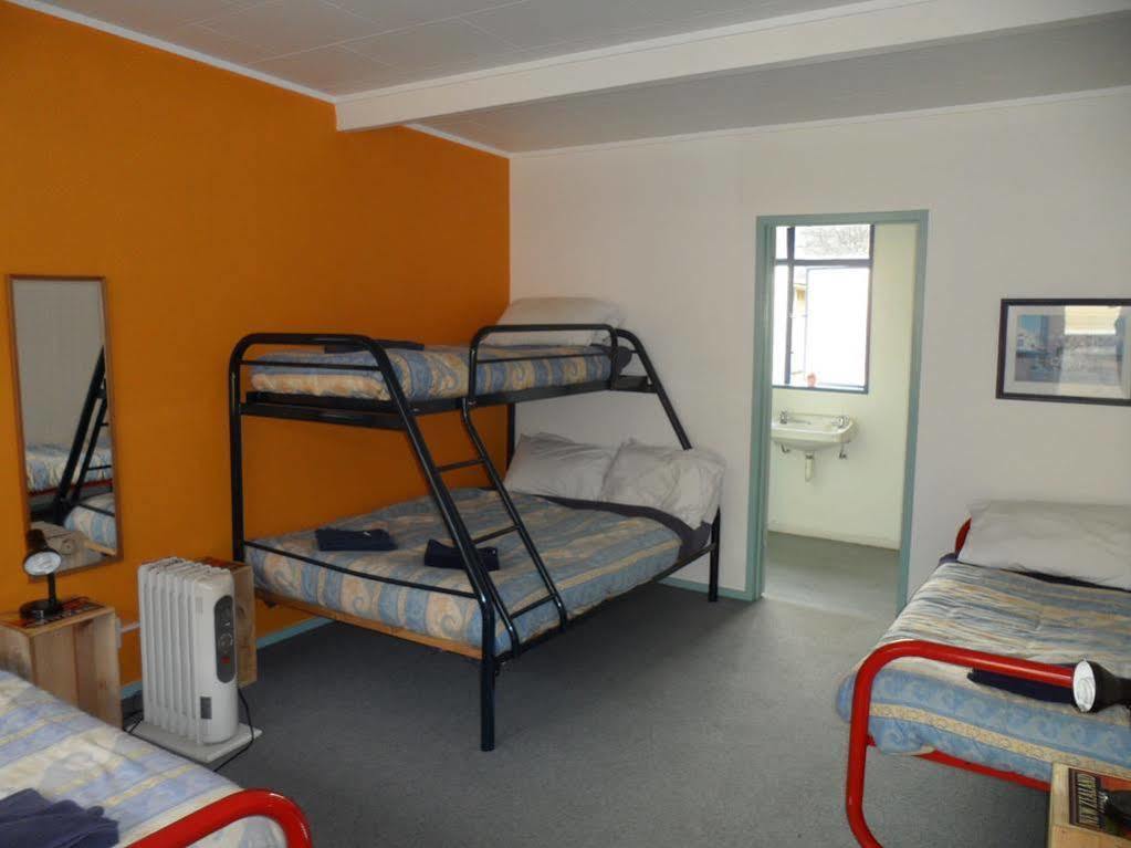 Sequoia Lodge Backpackers Picton Esterno foto