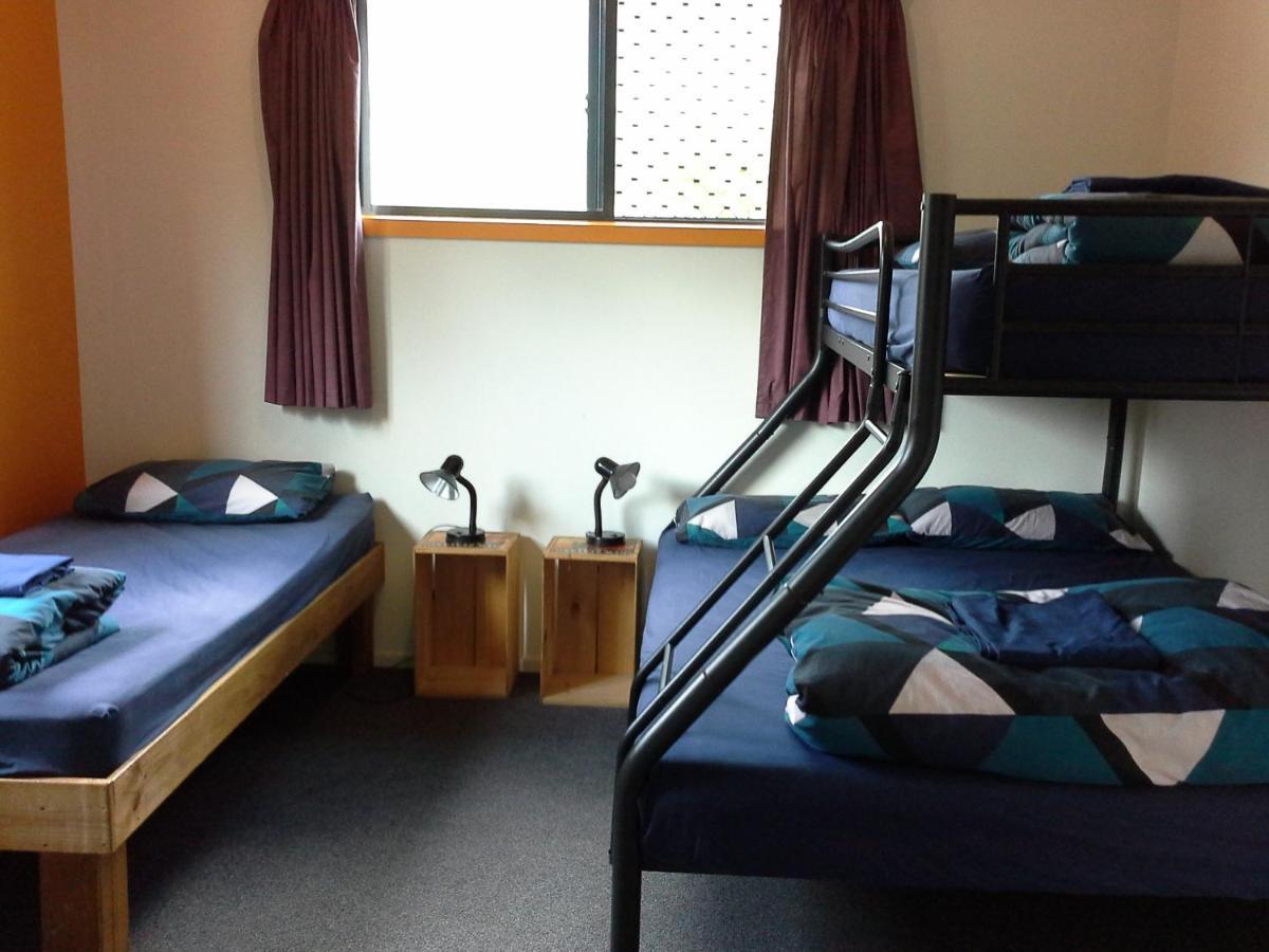 Sequoia Lodge Backpackers Picton Esterno foto